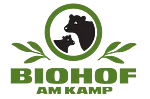 Grünes Logo mit zwei stilisierten Kuhköpfen in einem Kreis und dem Schriftzug 'BIOHOF AM KAMP' darunter