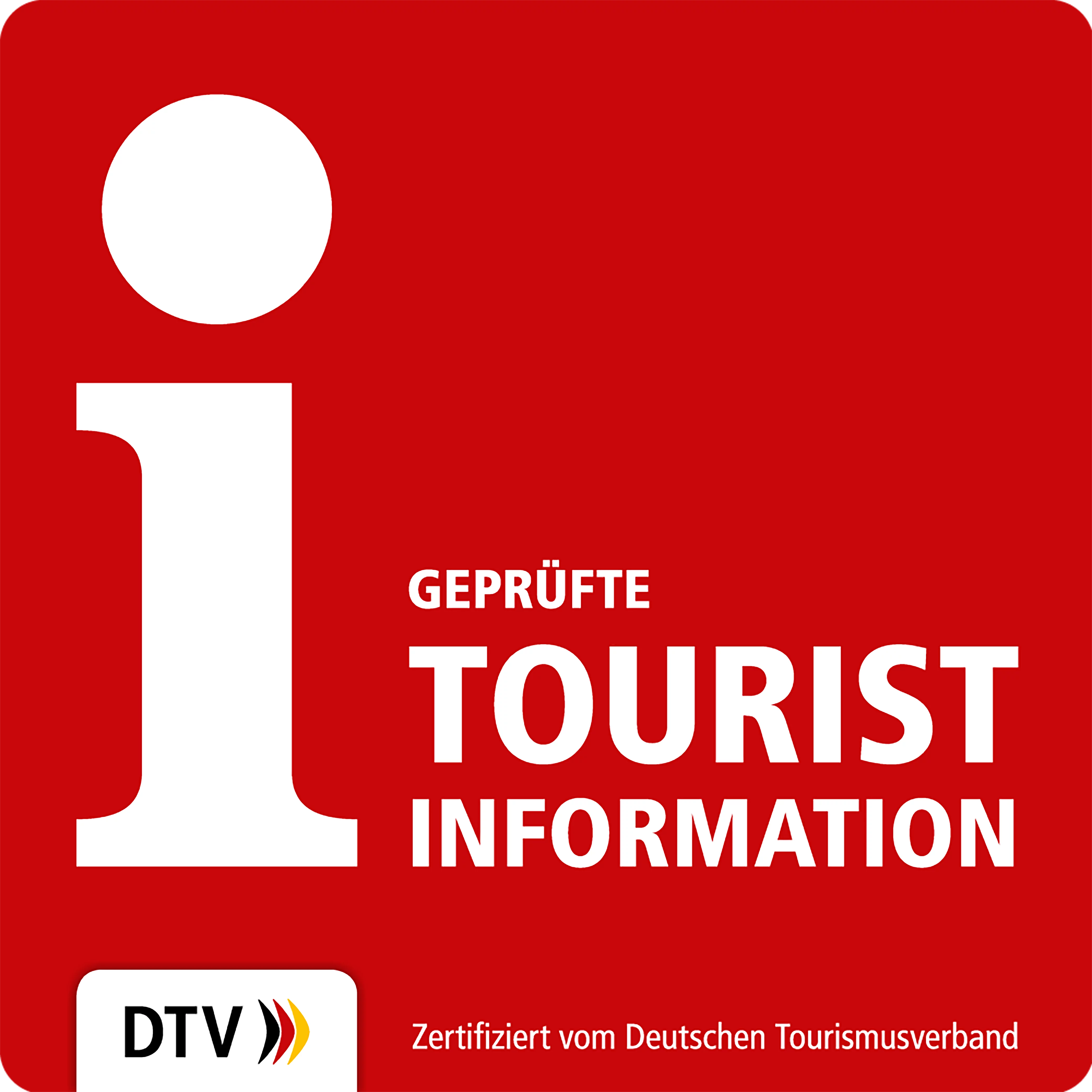 Rotes Logo mit großem weißem Kleinbuchstaben i und den weißen Worten 'GEPRÜFTE TOURIST INFORMATION' sowie einem weißen Rechteck mit dem Schriftzug 'DTV' und einem farbigen Pfeil darunter