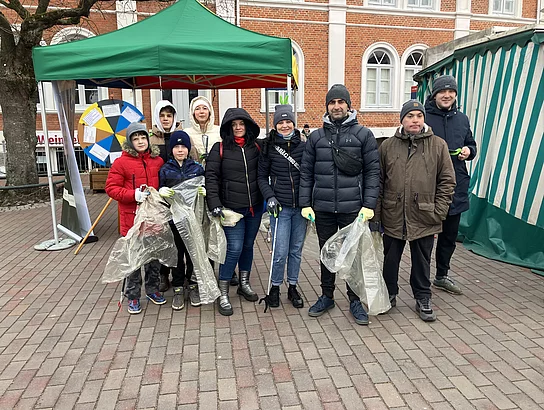Fleißige Unterstützung durch die ukrainische Gemeinde.