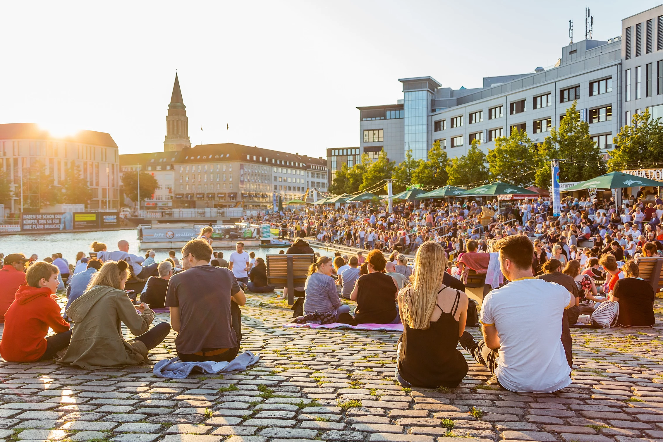 Veranstaltung am Bootshafen in Kiel