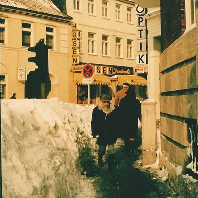 Bild vergrößern: Historisches Foto von Winter in Bad Segeberg: Schnee in der Kurhausstraße