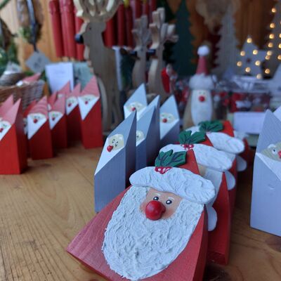 Bild vergrößern: Weihnachtsdeko jenseits der Massenproduktion